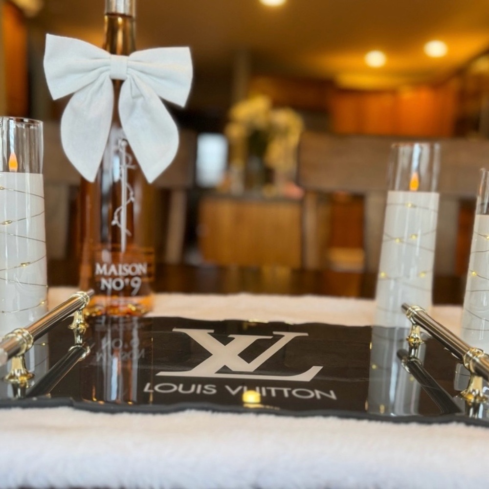 LV “Handmade”Black and White Logo Decorative Serving Tray with Gold Handles. - Picture 9 of 12